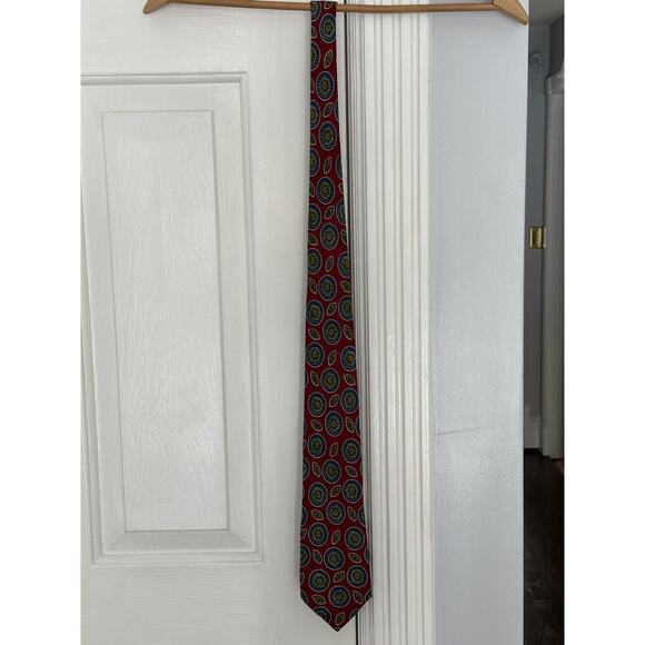 EUC Christopher Hayes Mens Tie Necktie Red Burgundy Geometric Print Italy Silk - Picture 3 of 7